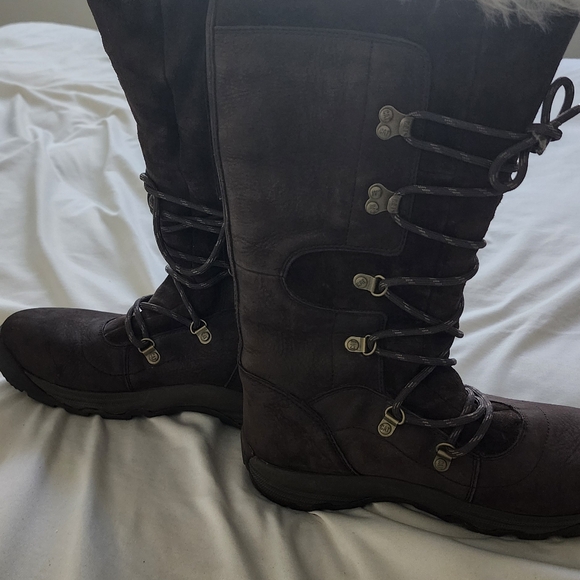 Winter Boot, Leather and Stylish - Picture 2 of 11